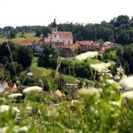 Gemuetliches In Trautmannsdorf In Oststeiermark Mit Garten, Terrasse Und Grill